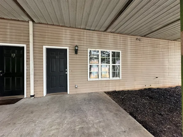 58 Wanda Dr APT 11, Cleveland, GA 30528