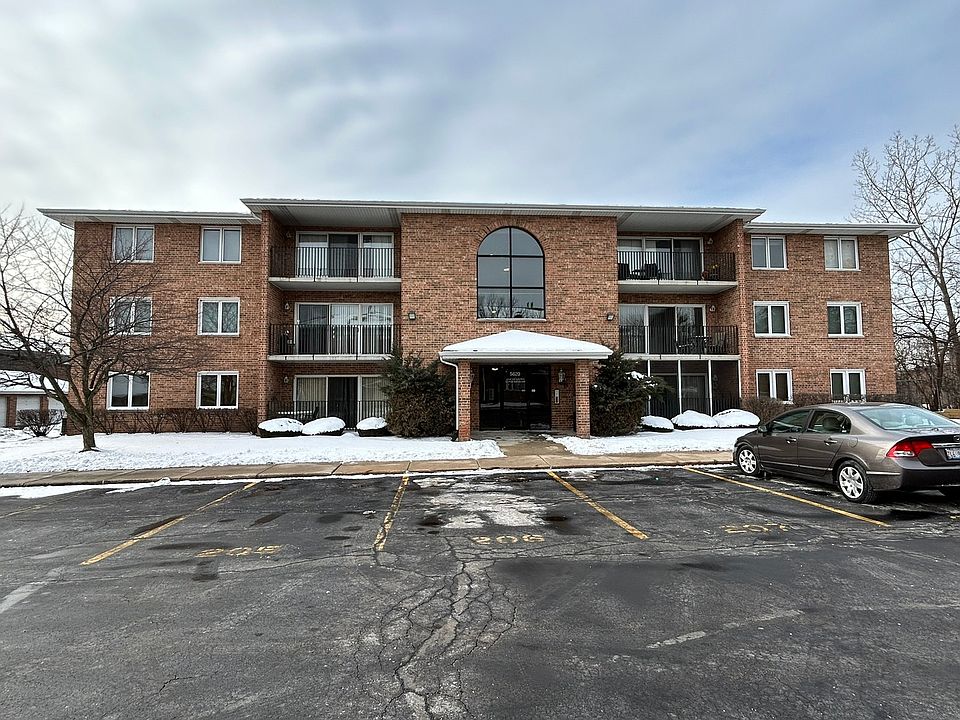 1st image of 5620 158th St APT 211