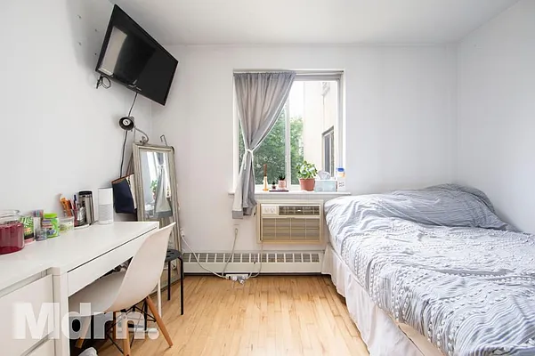 Rented by Mdrn Residential | media 29