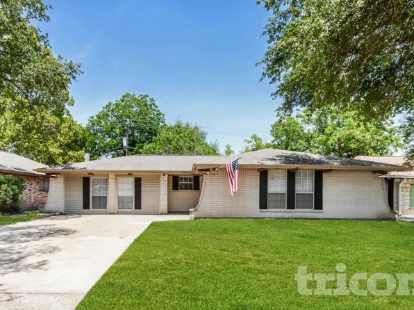 6422 French Chateau Dr, Houston, TX 77088