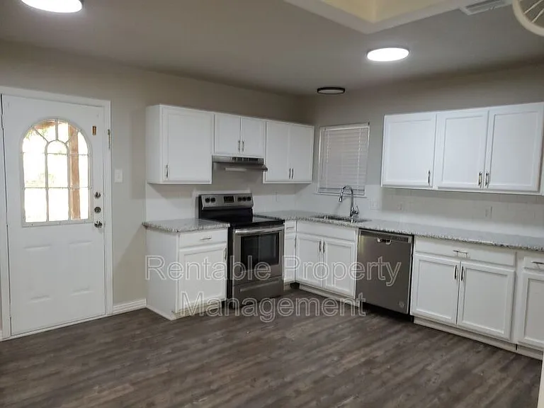 8012 Chaparral Dr — Photo 5
