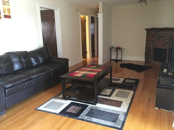 4th image of 3158 N Neenah Ave #2D