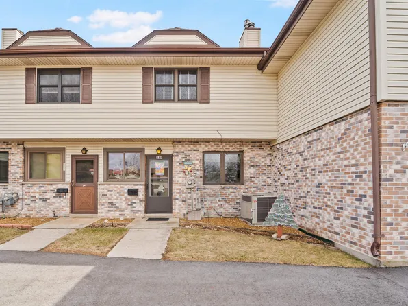 889 Bishop Ct, Fond Du Lac, WI 54935