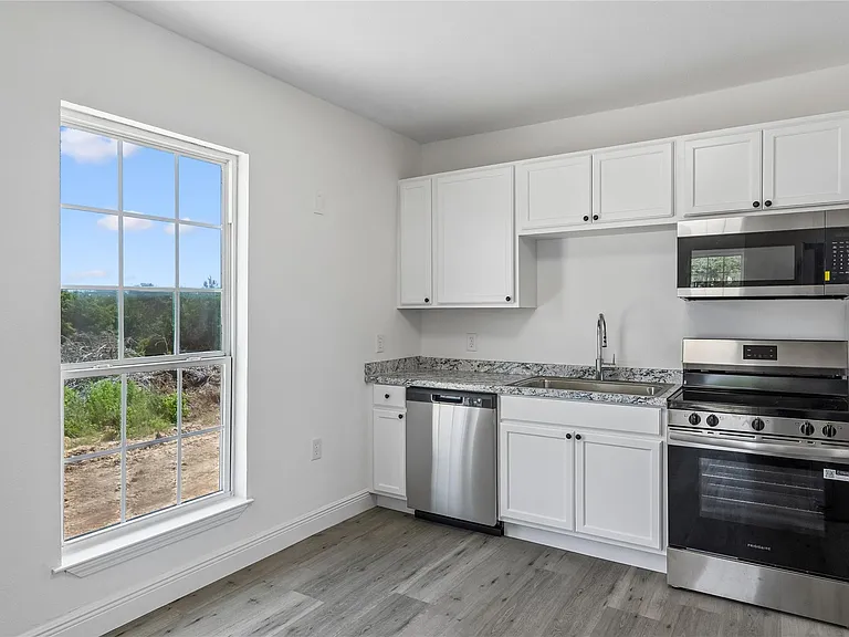 255 Foothill Rd — Photo 7