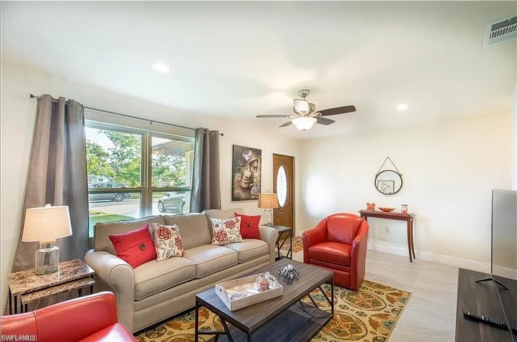 2 bed, 2.0 bath, 1388 sqft, $12,000 — Photo 3