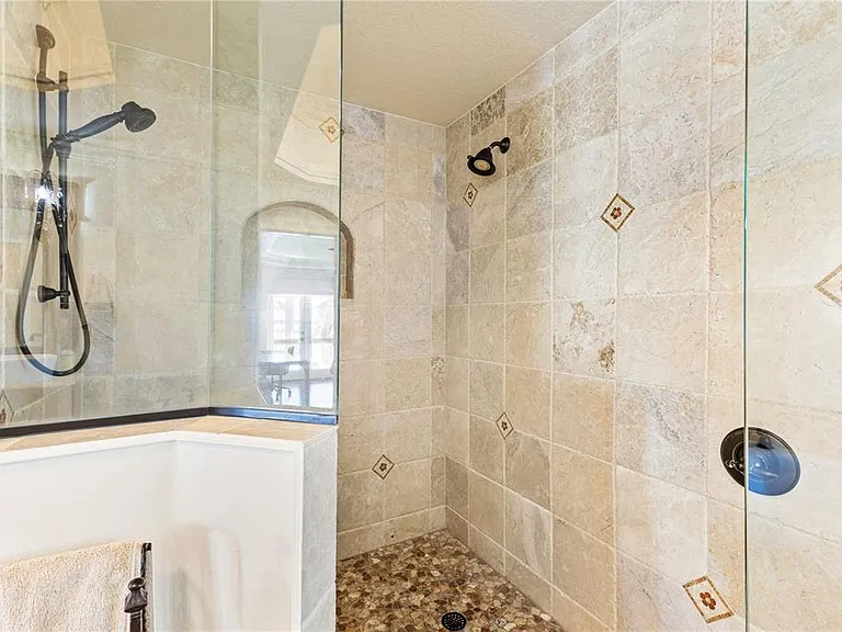 10355 Trout Rd — Photo 48