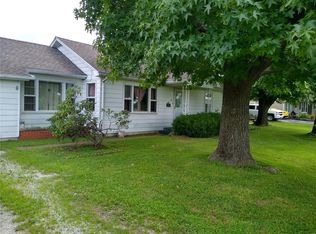 831 Country Club Rd, Sparta, IL 62286