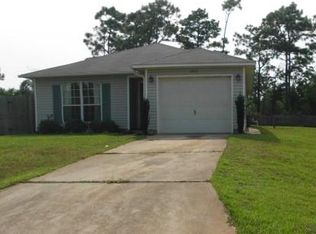 1973 Pentagon St, Gulf Breeze, FL 32563