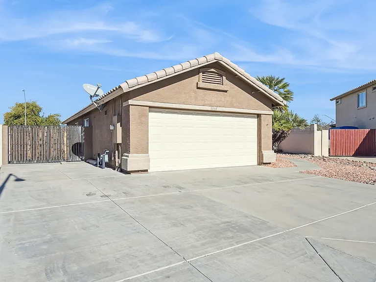 8054 W Palo Verde Dr — Photo 3