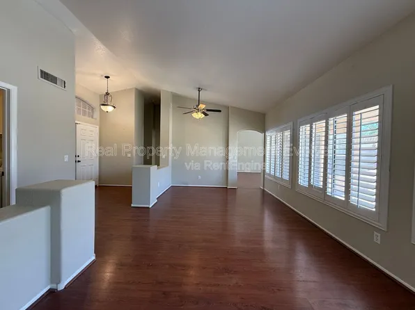 1007 W Cooley Dr, Gilbert, AZ 85233