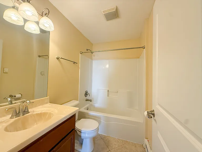 1556 W Stonehenge Dr #A — Photo 2