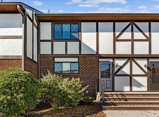 112 Wildflower Ln, Hillsborough Twp., NJ 08844