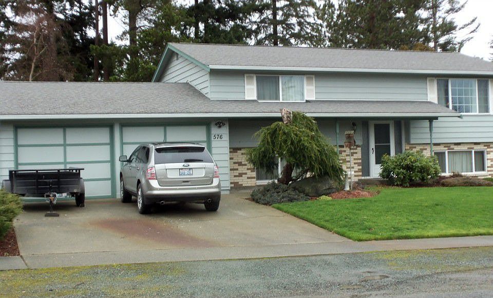1st image of 576 NW 1st Ave