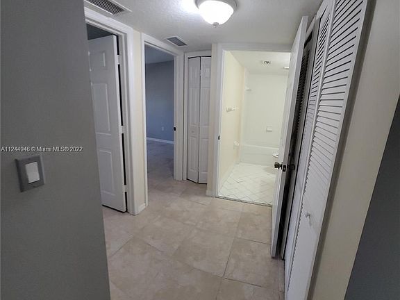 5th image of 930 NE 34th Ave Unit 104