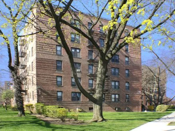 2271 Knapp Street image 1 of 1