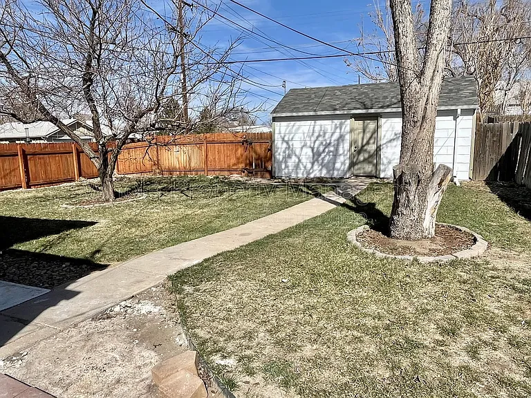 4360 Saint Paul St — Photo 23