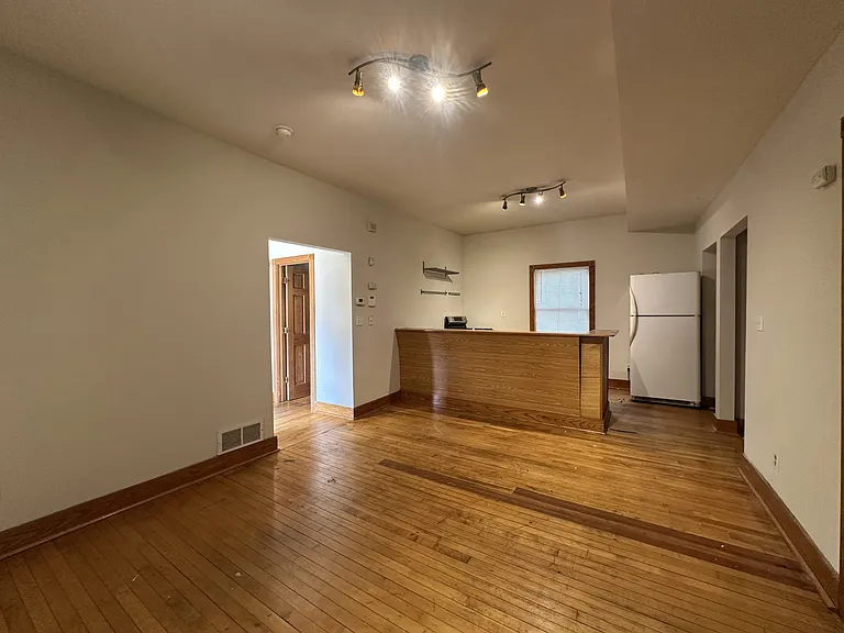 2916 Grand Ave S #1 — Photo 5