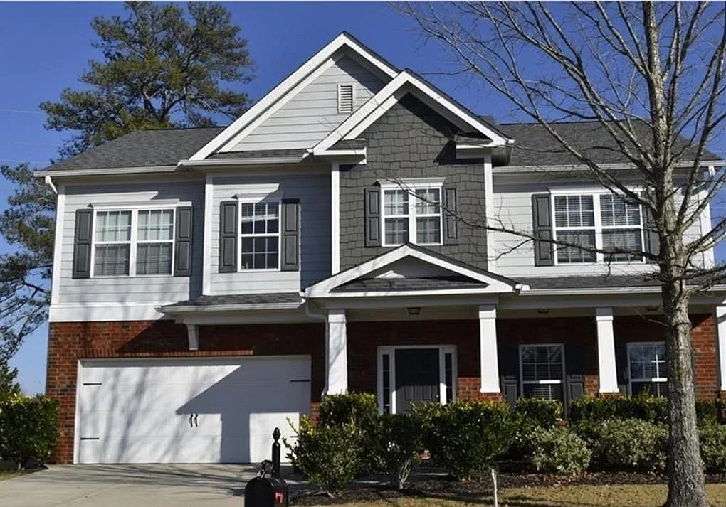 4 bed, 2.5 bath, 2883 sqft, $2,900 — Photo 1