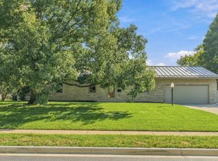 1849 Kempton Dr, Columbus, OH 43220