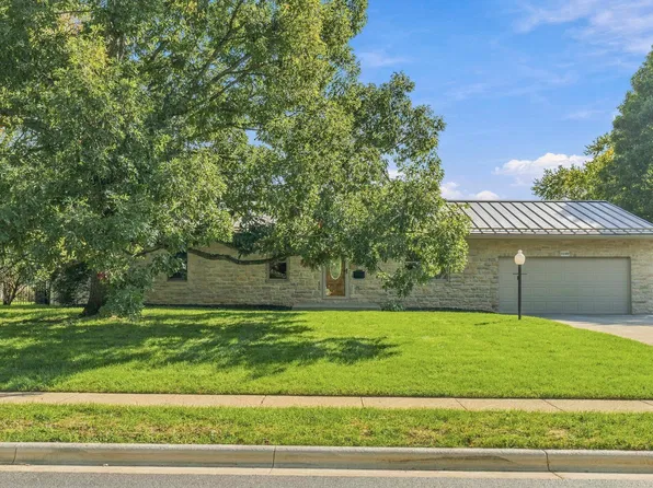 1849 Kempton Dr, Columbus, OH 43220