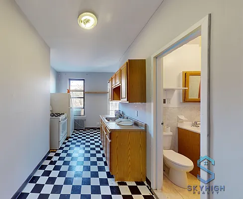 Rented by Skyhigh Realty NYC LLC | media 1
