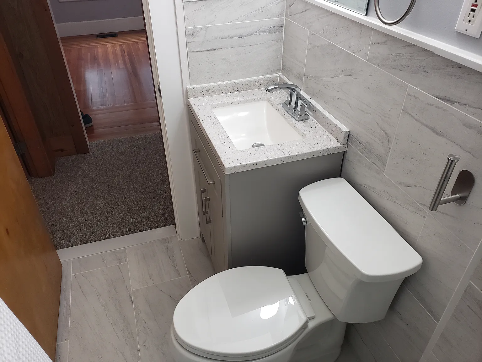 2 bed, 800 sqft, $2,200 — Photo 2