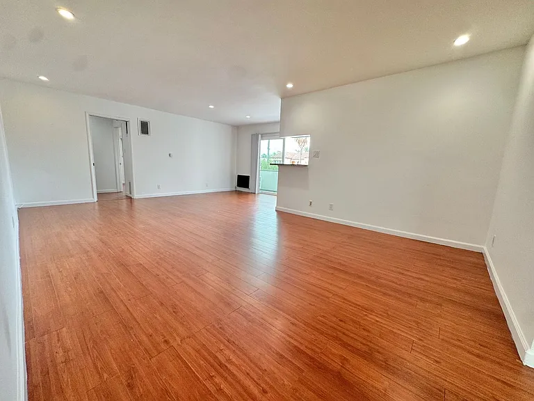 8555 Saturn St — Photo 7