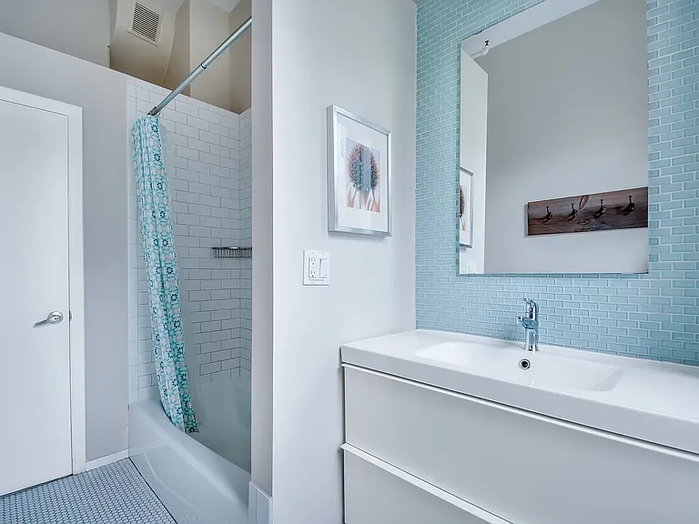347 W 51st St #2 — Photo 7