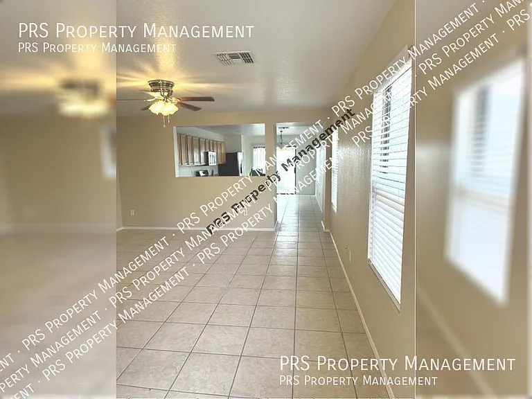 1042 S Clancy Cir — Photo 3
