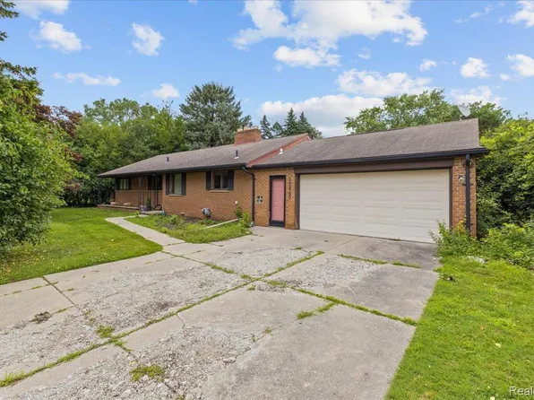 29460 Lathrup Blvd, Southfield, MI 48076