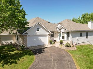 16305 Crystal Hills Cir, Lakeville, MN 55044