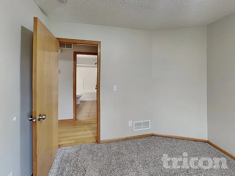5535 Highland Trl — Photo 9