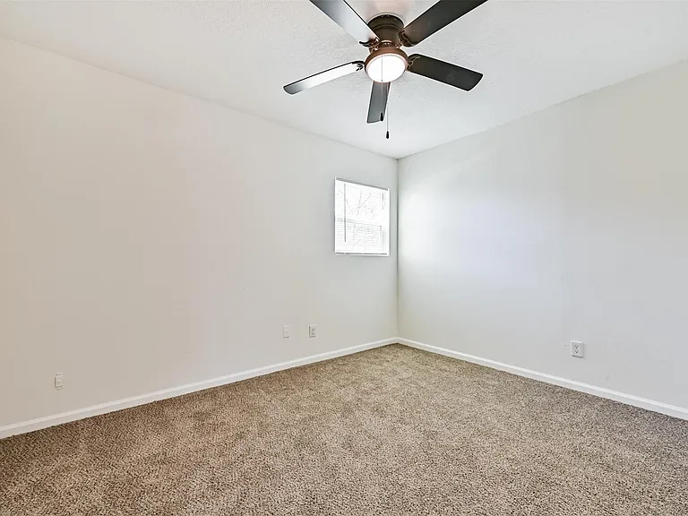 425 E Castle Harbour Dr — Photo 23