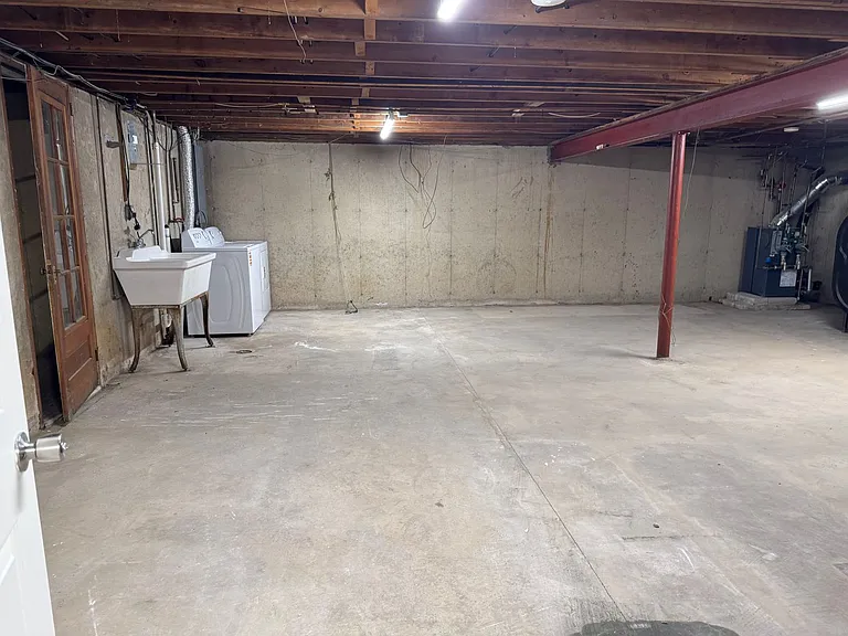 1035 Ridge Ave — Photo 50