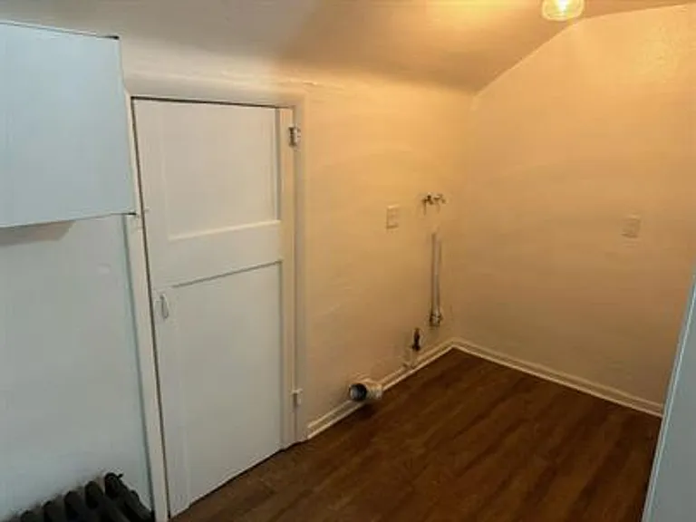 726 Large Ave — Photo 5