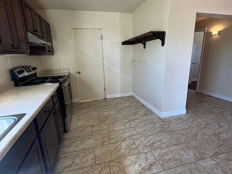 902 S Fremont Ave — Photo 10