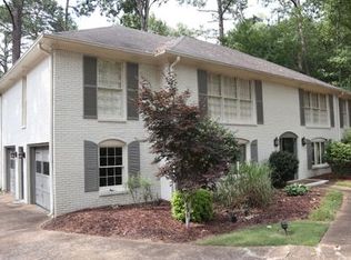 928 Riverchase Pkwy W, Hoover, AL 35244