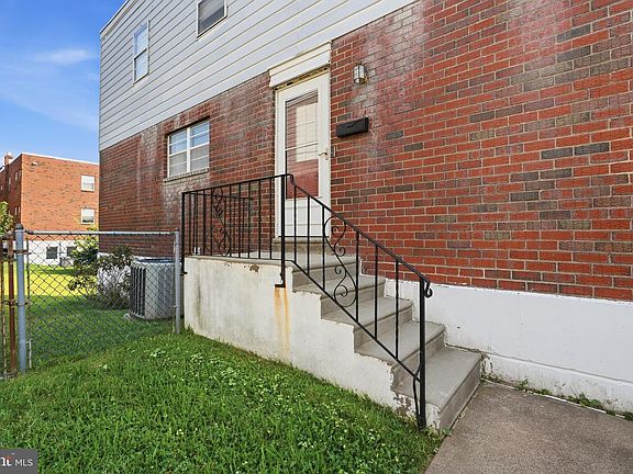 4th image of 9749 Evans St