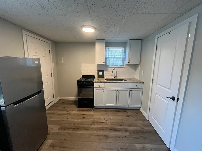 1 bed, 1.0 bath, 420 sqft, $975 — Photo 4