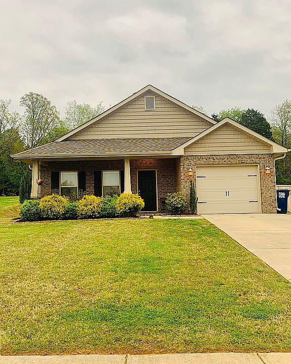 1st image of 145 Lazy Oak Dr
