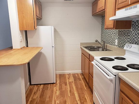 4th image of 1177 E Lloyd St APT 204