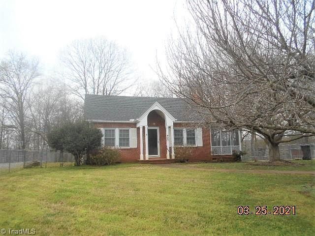1st image of 623 Highland Dr