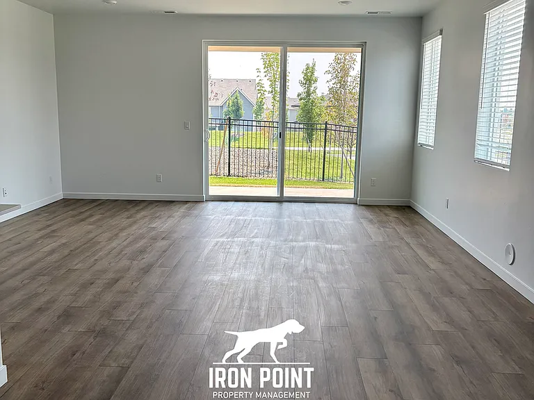 8285 W White Willow St — Photo 5