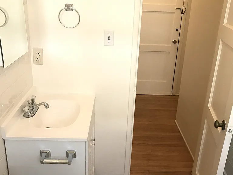 1714 Montana Ave — Photo 6