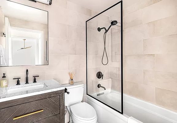 5th image of 188 E 64th St APT 1504