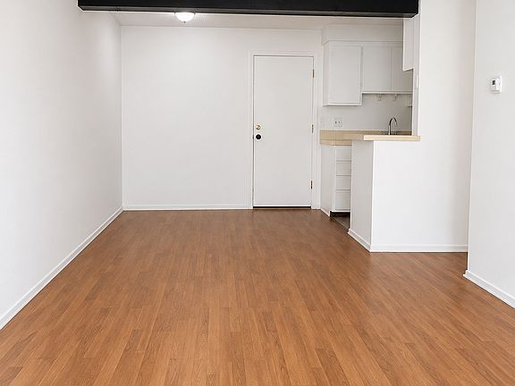 2nd image of 1025 N Mariposa Ave APT 6