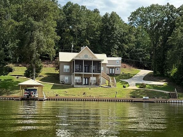 490 Womble Ln