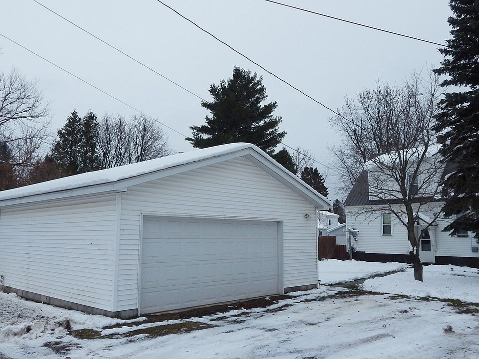2nd image of 1108 Superior St