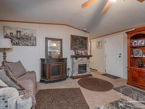 3rd image of 550 Allen Cir