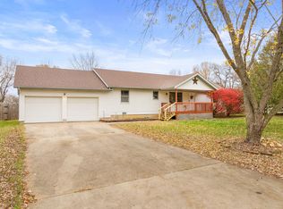 561 Sunset St, Sparta, MO 65753